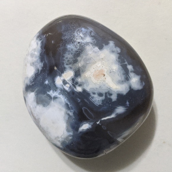 Orca Agate Quahog Clam shape rock ceystal - Picture 4 of 4